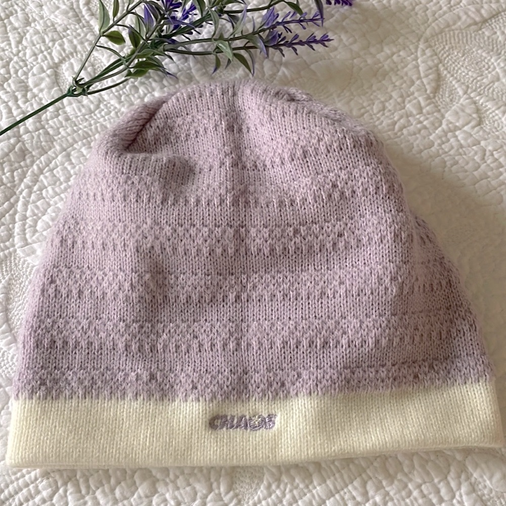CHAOS BEANIE - LAVENDER Like New!